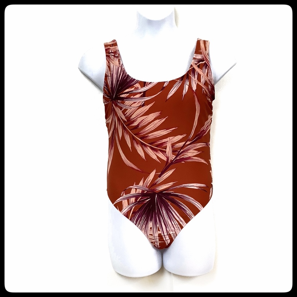 NWT Palisades Beach Club swim suit - Picture 2 of 9